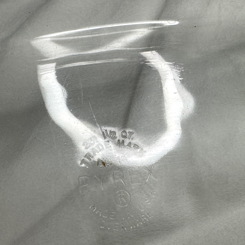 Pyrex Transparent Glass Dish - Picture 3 of 3